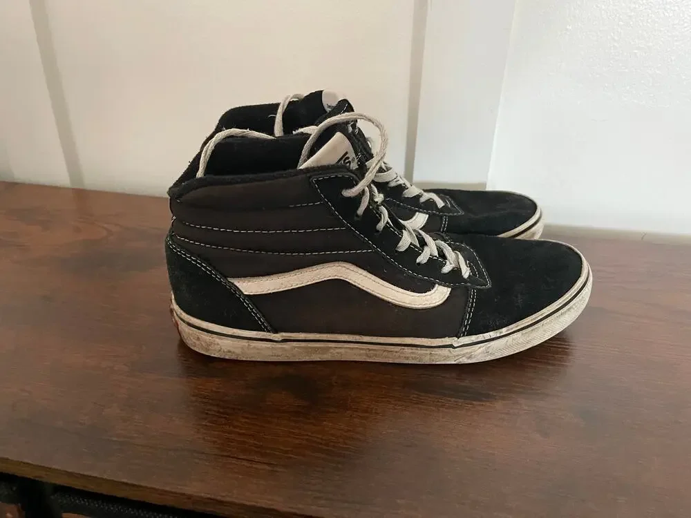 Vans youth 5.5 skate shoes